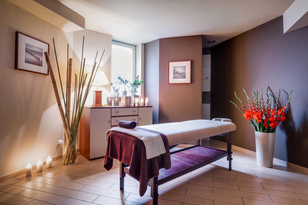 Hotel Konradowka Wellness & - 300 Metrow Do Centrum
