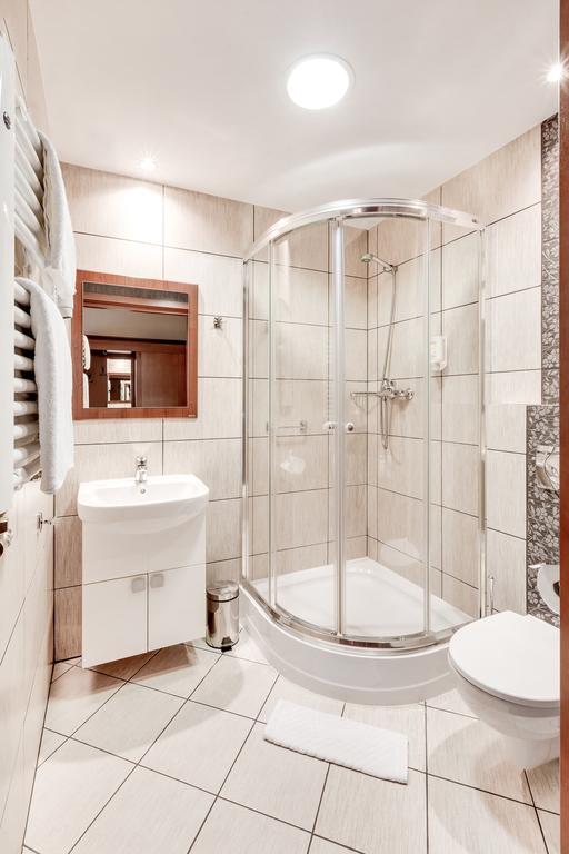 Hotel Konradowka Wellness & - 300 Metrow Do Centrum 3*