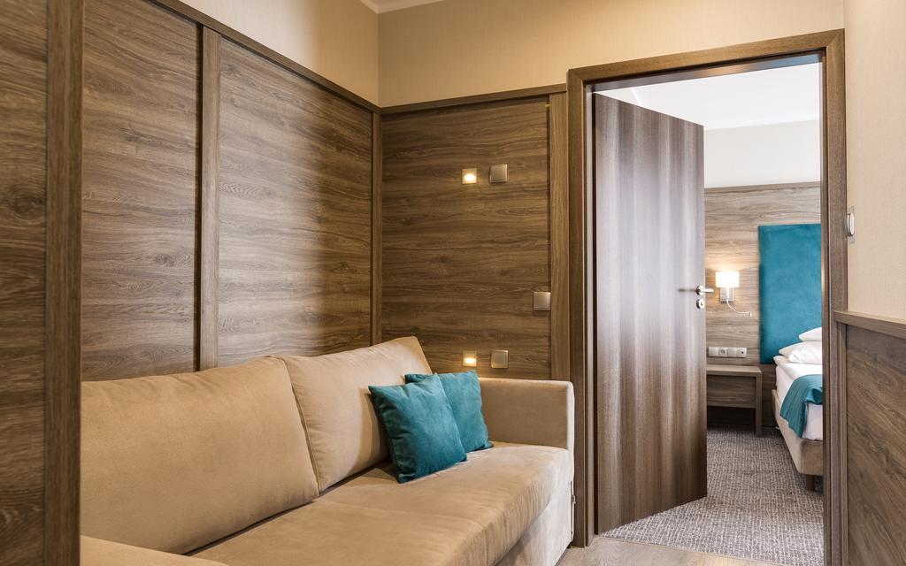 Hotell Konradowka Wellness & - 300 Metrow Do Centrum 3*